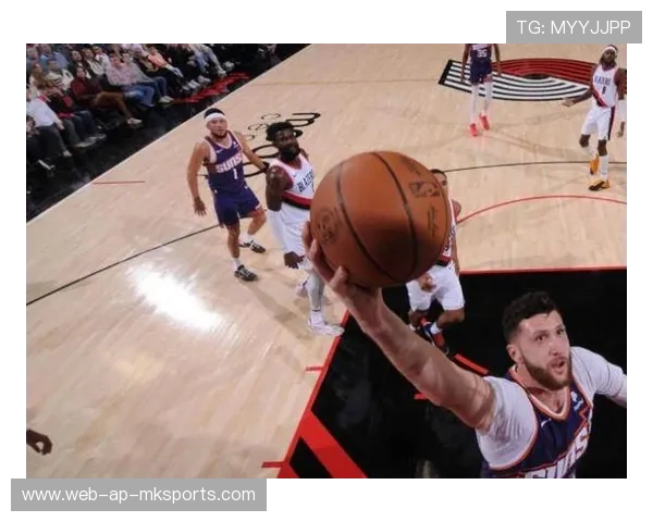 太阳内线新援威廉姆斯表现亮眼，艾顿场上较量精彩